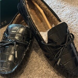 AEROSOLES Black Croc-Embossed Loafers